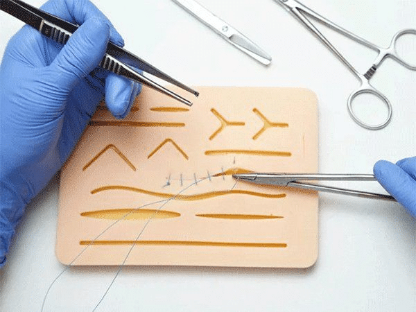 أدوات يحتاجها طالب الطب